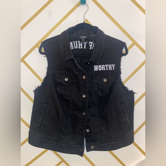 Thor Ragnarok Black Ripped Denim Vest Her Universe - Picture 4 of 4